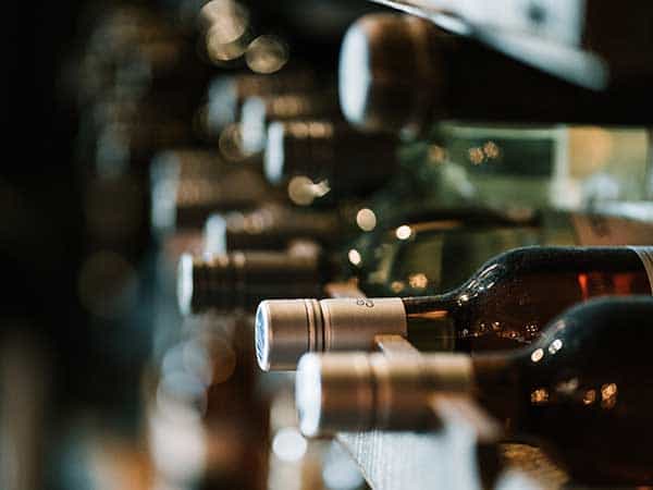 degustazione-vini-roma-guidata-da-sommelier-vini-con-me-presso-wine-studio_n2-min