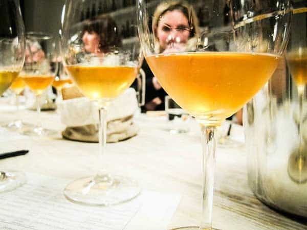 degustazione-vini-roma-guidata-da-sommelier-vini-con-me-presso-wine-studio_n6-min